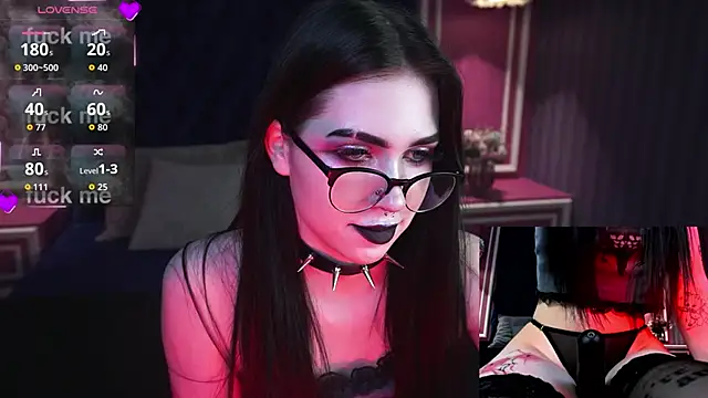 Snapshot of FetishForCassie chatting on 12-21-25, 02:19 FetishForCassie online show from 12-21-25, 02:19