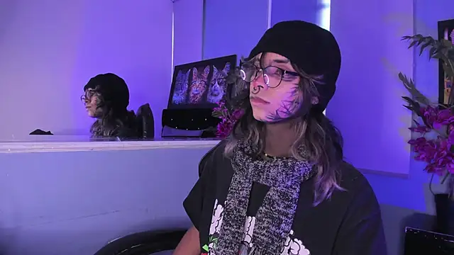 luxiel  online show from 12-03-25, 09:35