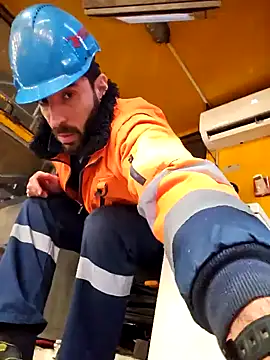 Snapshot of Pinosce6 chatting on 11-11-25, 07:19 Pinosce6 online show from 11-11-25, 07:19