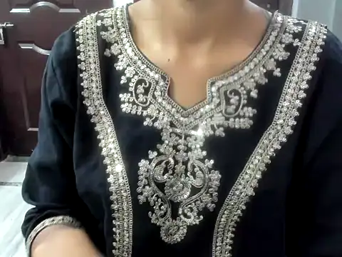 Snapshot of Cute-alishaa chatting on 12-16-25, 07:46 Cute-alishaa online show from 12-16-25, 07:46