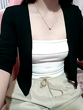 Snapshot of Ella039 chatting on 12-05-25, 05:05 Ella039 online show from 12-05-25, 05:05