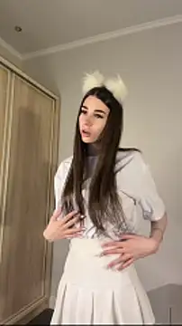 ShennaKoerper online show from 12-17-25, 08:31