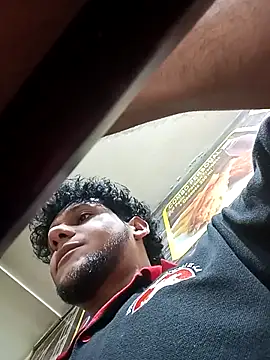 Snapshot of prototipoA45 chatting on 11-18-25, 10:47 prototipoA45 online show from 11-18-25, 10:47