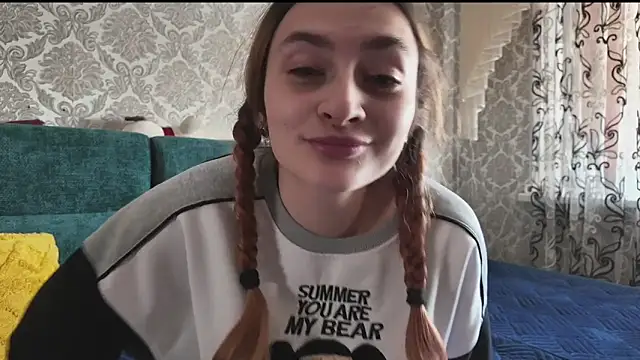 Snapshot of SweetLiaison chatting on 03-15-26, 11:27 SweetLiaison online show from 03-15-26, 11:27