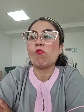 Snapshot of Laurenwc chatting on 11-12-25, 05:13 Laurenwc online show from 11-12-25, 05:13