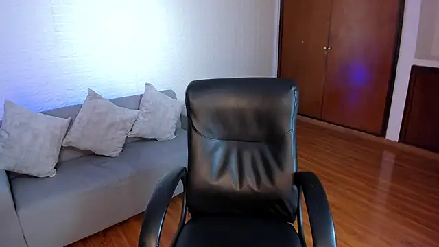 Saara Corraless online show from 11-29-25, 06:55