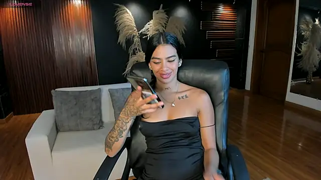 Saara Corraless online show from 12-20-25, 06:37