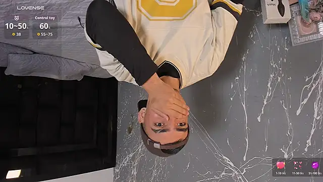 Snapshot of NicoKingg_ chatting on 11-17-25, 03:23 NicoKingg online show from 11-17-25, 03:23