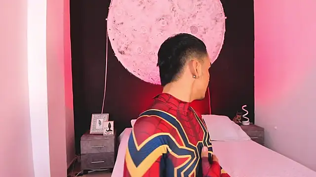 Snapshot of NicoKingg_ chatting on 11-19-25, 04:34 NicoKingg online show from 11-19-25, 04:34