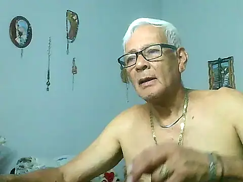 dirtysluttyfist online show from 12-17-25, 01:11