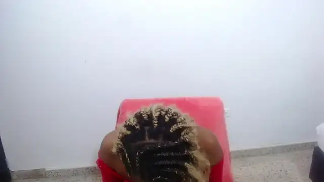 NiaOlsson  online show from 11-08-25, 08:29