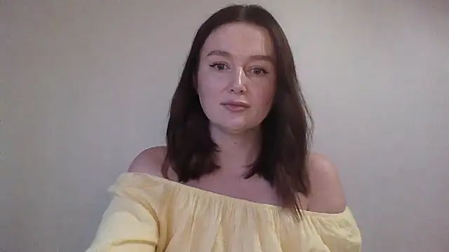 Snapshot of LilianaSwetx chatting on 12-15-25, 01:48 LilianaSwetx online show from 12-15-25, 01:48