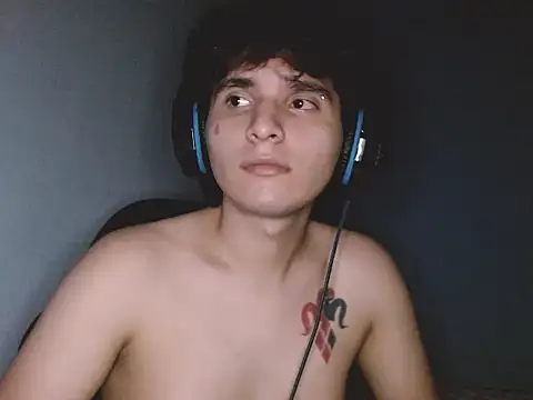 suggarboy03 online show from 11-09-25, 02:43