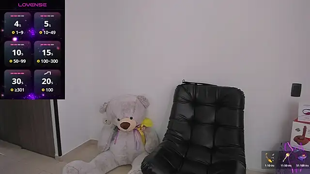 Snapshot of CamilaBliss chatting on 12-02-25, 08:15 CamilaBliss online show from 12-02-25, 08:15