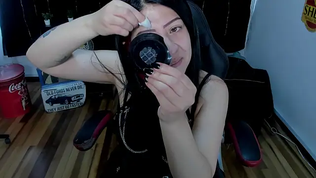 Snapshot of Halley_Ravenn chatting on 07-17-26, 04:23 Halley Ravenn online show from 07-17-26, 04:23