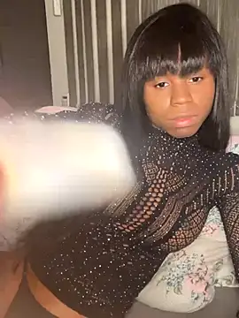 Snapshot of mayalouise chatting on 11-11-25, 04:01 mayalouise online show from 11-11-25, 04:01