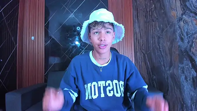 Snapshot of Timmy_Kiing_ chatting on 11-24-25, 08:30 Timmy Kiing online show from 11-24-25, 08:30