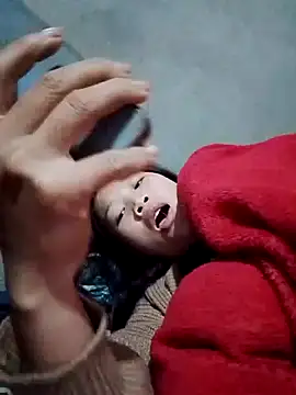 Snapshot of Yumiik2kk chatting on 11-23-25, 09:47 Yumiik2kk online show from 11-23-25, 09:47