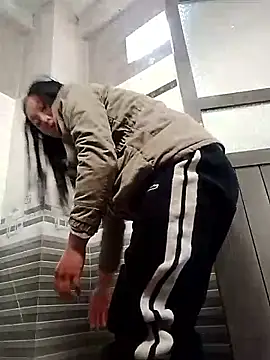 Snapshot of Yumiik2kk chatting on 11-28-25, 12:57 Yumiik2kk online show from 11-28-25, 12:57