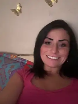 Snapshot of ValayaNoire chatting on 11-12-25, 04:07 ValayaNoire online show from 11-12-25, 04:07