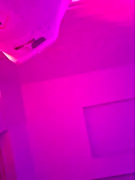 Snapshot of MILENAtranss chatting on 12-21-25, 02:41 MILENAtranss online show from 12-21-25, 02:41