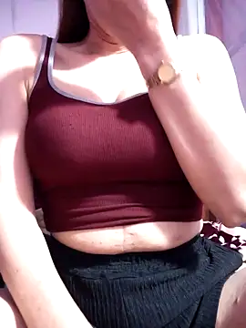 Snapshot of Hini68 chatting on 12-19-25, 12:12 Hini68 online show from 12-19-25, 12:12