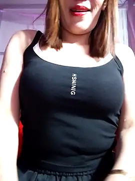 Snapshot of Hini68 chatting on 01-11-26, 02:38 Hini68 online show from 01-11-26, 02:38