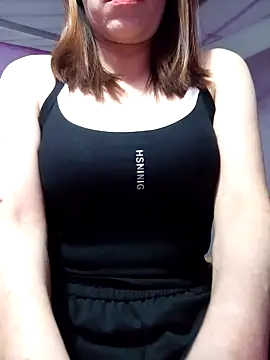 Snapshot of Hini68 chatting on 01-16-26, 12:58 Hini68 online show from 01-16-26, 12:58