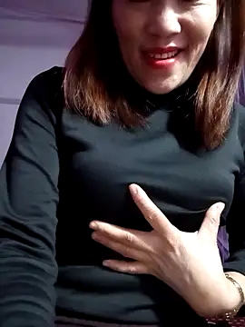 Snapshot of Hini68 chatting on 02-10-26, 12:59 Hini68 online show from 02-10-26, 12:59