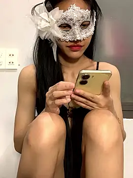 Snapshot of Tiny-122 chatting on 01-18-26, 06:23 Tiny-122 online show from 01-18-26, 06:23