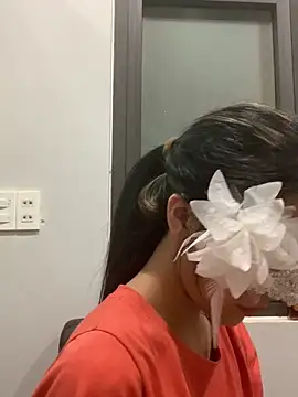 Snapshot of Tiny-122 chatting on 01-19-26, 07:34 Tiny-122 online show from 01-19-26, 07:34