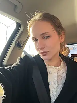 Snapshot of oceaneyes_lilu chatting on 11-16-25, 10:54 oceaneyes lilu online show from 11-16-25, 10:54