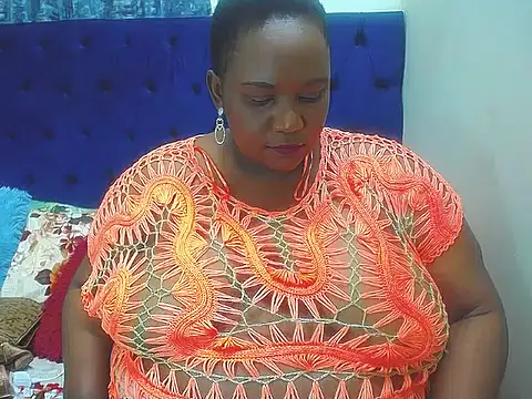 Snapshot of BMWWWXXX chatting on 11-13-25, 08:13 BMWWWXXX online show from 11-13-25, 08:13