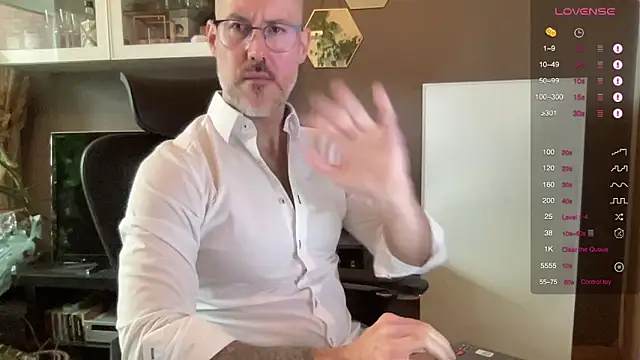 Snapshot of the_new_fit_rubinho chatting on 11-27-25, 09:00 the new fit rubinho online show from 11-27-25, 09:00