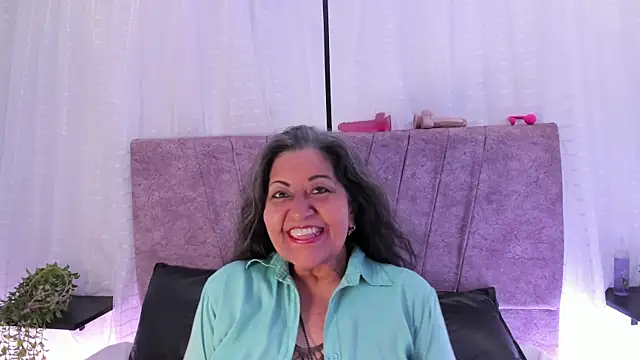 Victoriaa Anderson online show from 04-16-26, 01:45