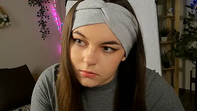 Snapshot of FrancescaCavaliere chatting on 11-25-25, 09:09 FrancescaCavaliere online show from 11-25-25, 09:09