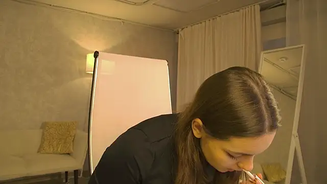 Snapshot of FrancescaCavaliere chatting on 12-16-25, 08:41 FrancescaCavaliere online show from 12-16-25, 08:41