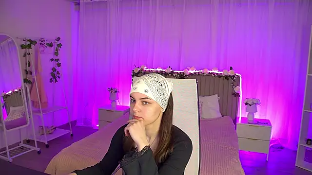 FrancescaCavaliere online show from 05-05-26, 06:54