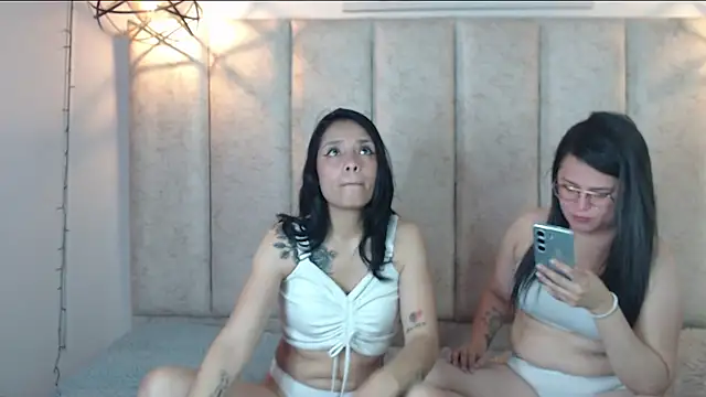 Snapshot of goldentemptationcs chatting on 11-29-25, 02:58 goldentemptationcs online show from 11-29-25, 02:58