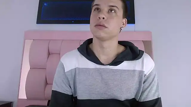 Snapshot of Liam_York_ chatting on 11-20-25, 12:49 Liam York online show from 11-20-25, 12:49