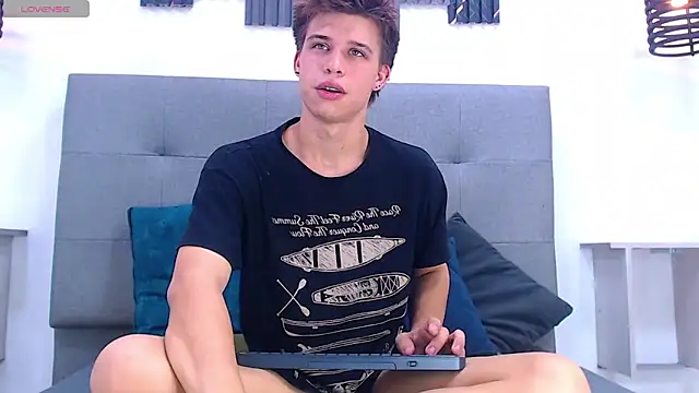 Liam York  online show from 03-28-26, 07:24