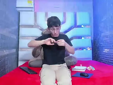 ElanGiraldo online show from 02-18-26, 12:06