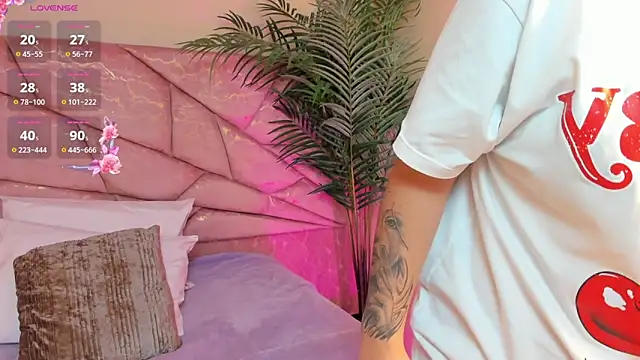  Naomi Fox  online show from 01-07-26, 05:54