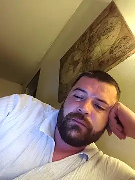 Snapshot of tomluckies chatting on 11-09-25, 05:06 tomluckies online show from 11-09-25, 05:06