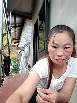 Snapshot of blonde_blg chatting on 11-17-25, 05:24 blonde blg online show from 11-17-25, 05:24