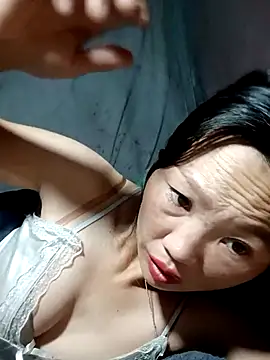 Snapshot of blonde_blg chatting on 12-16-25, 12:48 blonde blg online show from 12-16-25, 12:48