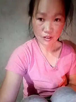 Snapshot of blonde_blg chatting on 12-17-25, 01:00 blonde blg online show from 12-17-25, 01:00