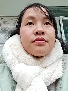 yelow-bee online show from 11-19-25, 09:09