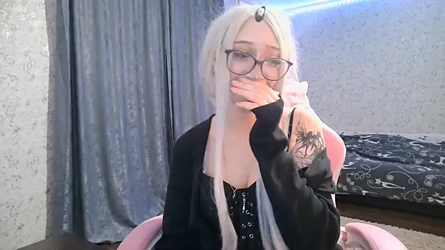 cupcakevice online show from 11-28-25, 05:15