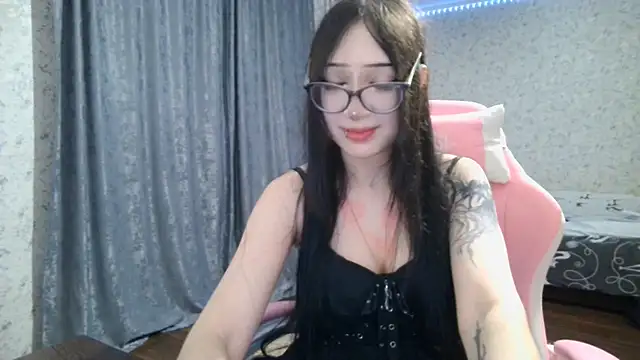 Snapshot of cupcakevice chatting on 12-03-25, 02:15 cupcakevice online show from 12-03-25, 02:15